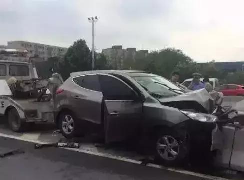 湛江最新爆料撞车新闻,多车连环相撞，现场情况紧急